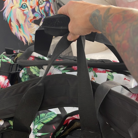 HV111 Brand Goods - Picture 5 of 5